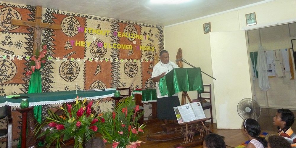 Fr Paselio says mass Suva, Fiji